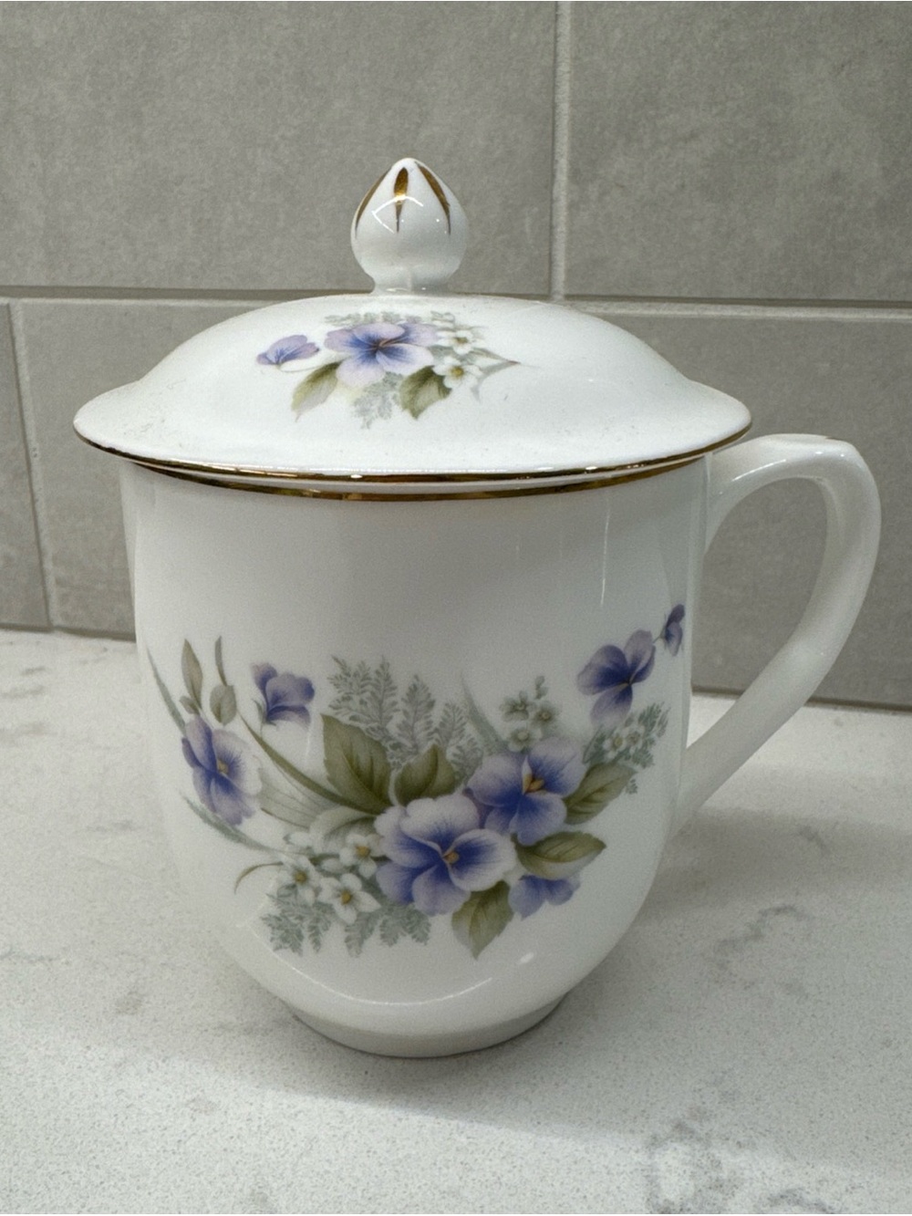 Salem China White Floral Ceramic Lidded Teacup with Gold Trim